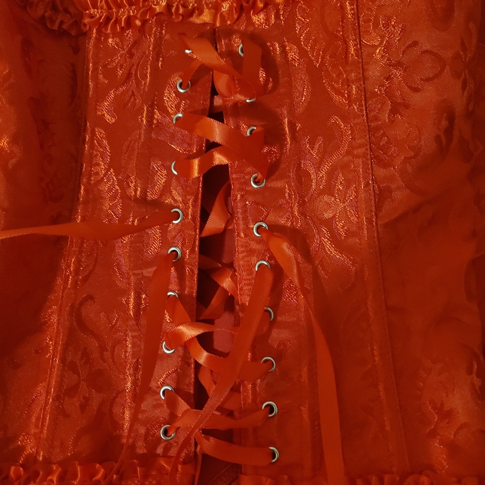 Red Corset. - Picture 3 of 6